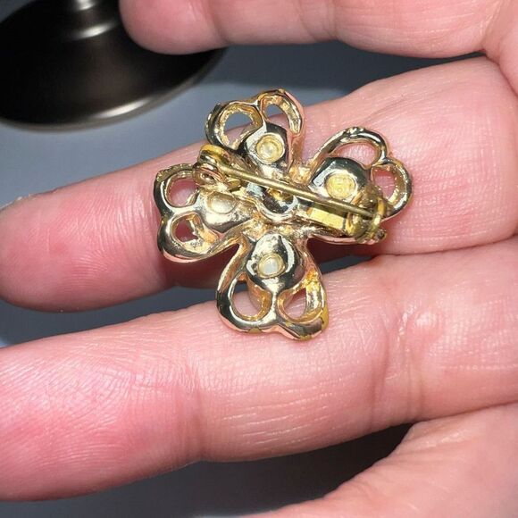 Vintage Four Leaf Clover with Faux Pearl - Picture 2 of 5